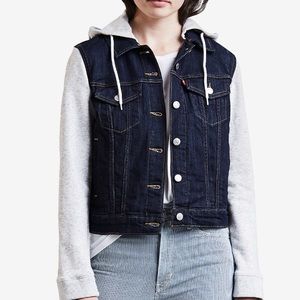 ✨NEW Women’s Levi’s Denim Trucker Hooded Jacket